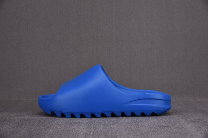 Kanye West x Yeezys Slide