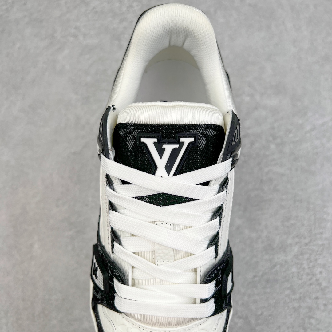 Louis Vuitton Sneakers Black
