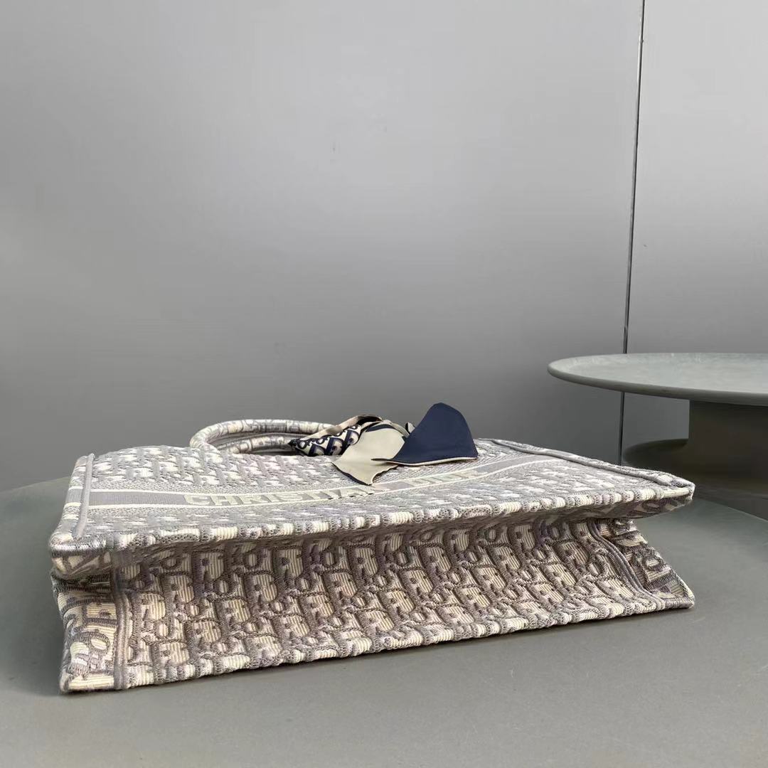 Dior Book Tote Medium Gray Dior Oblique Embroidery M1296ZRIW_M932