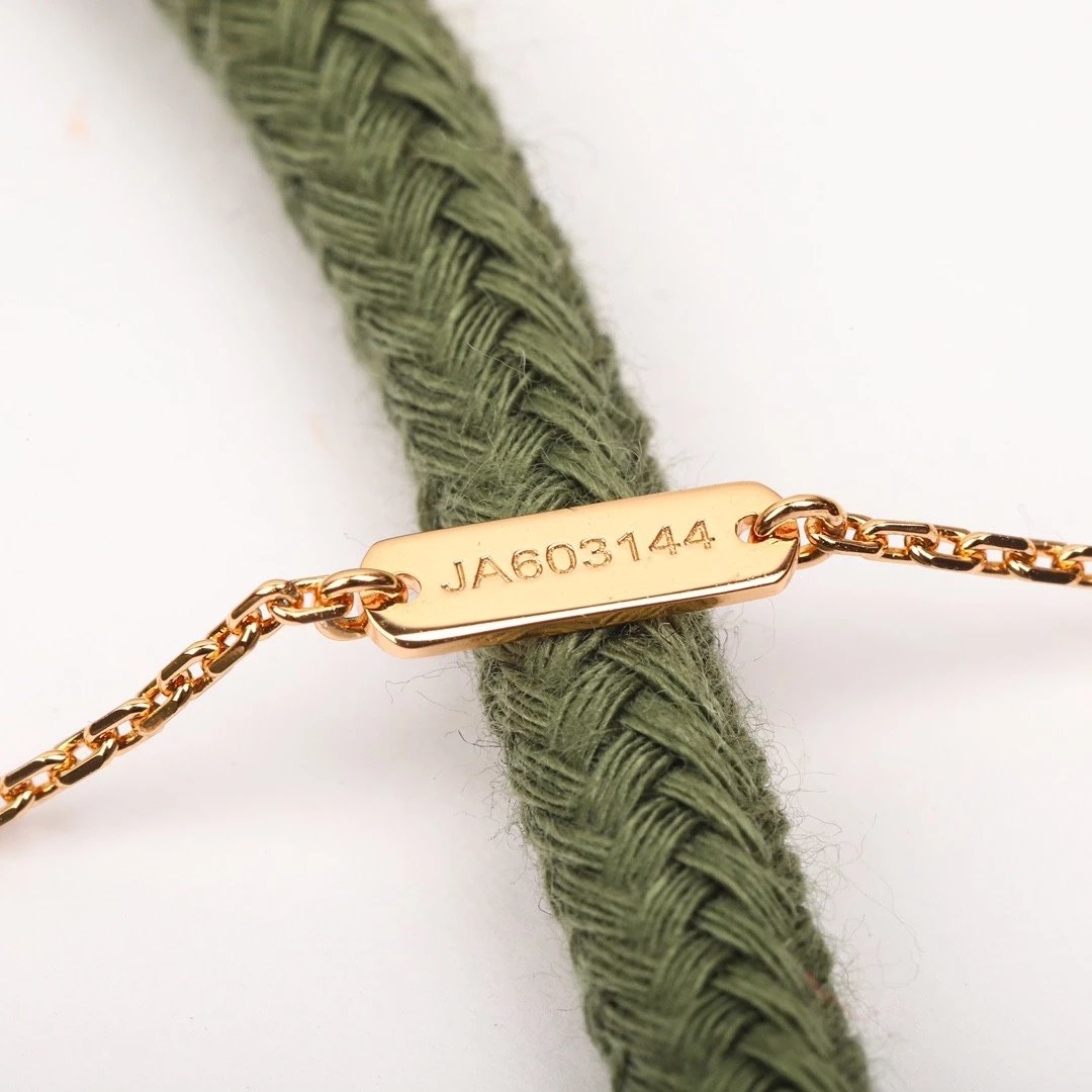 Van Cleef&Arpels VCA coccinella septempunctata Necklace