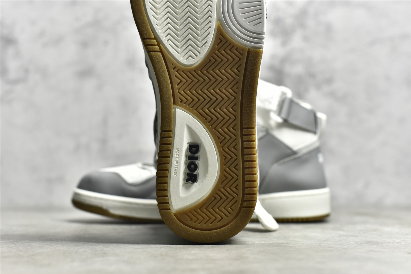 Dior B27 Sneakers High-Top Gray