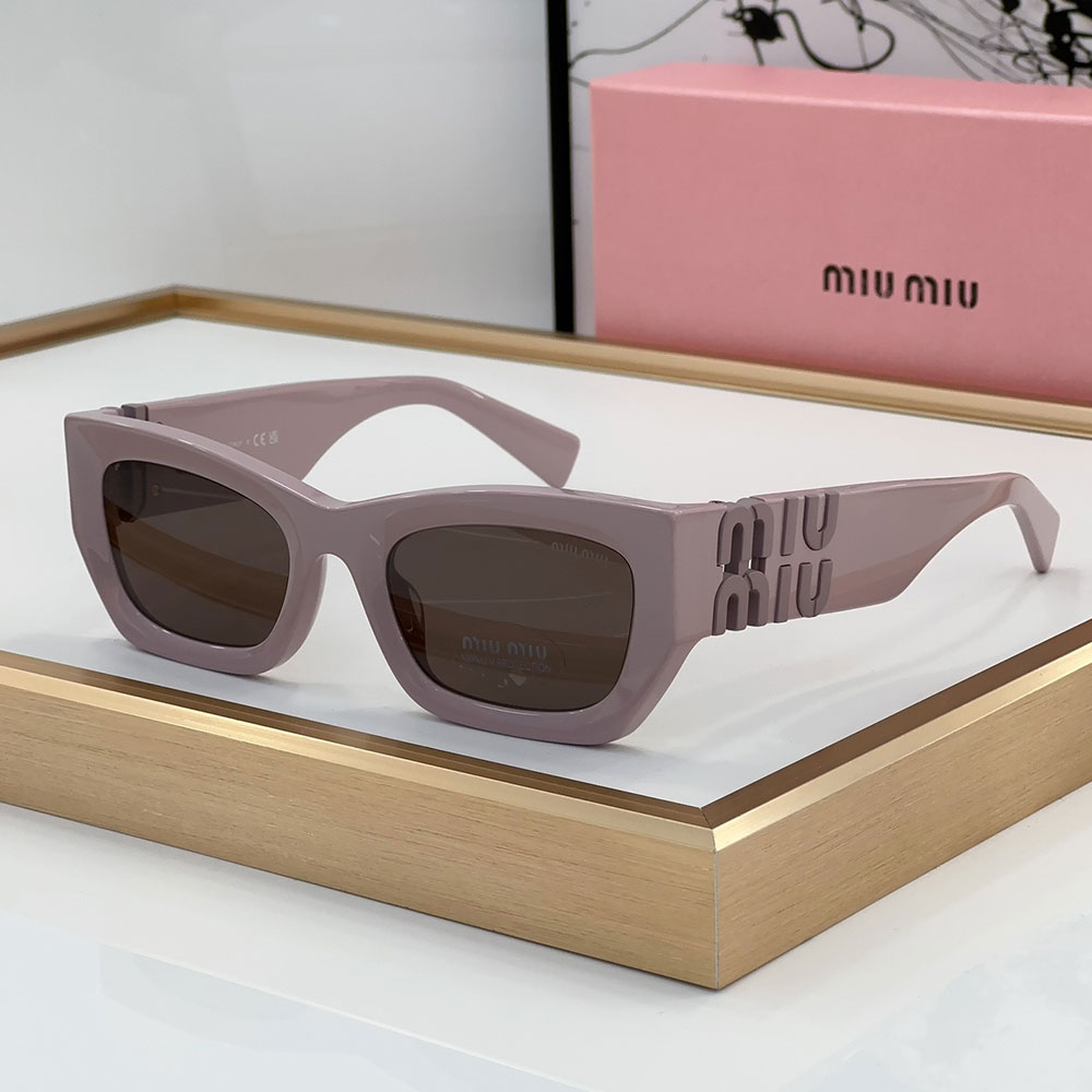 MIU MIU  Cat eye Sunglasses