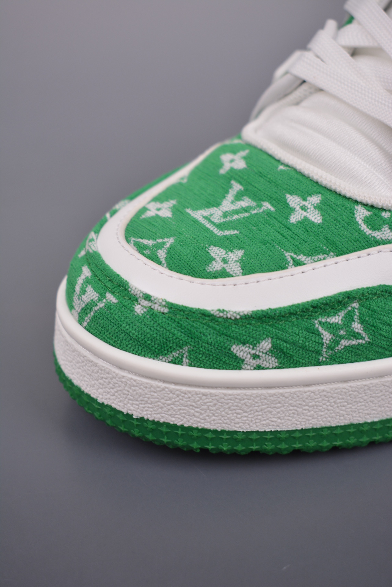 Louis Vuitton Sneakers pattern green