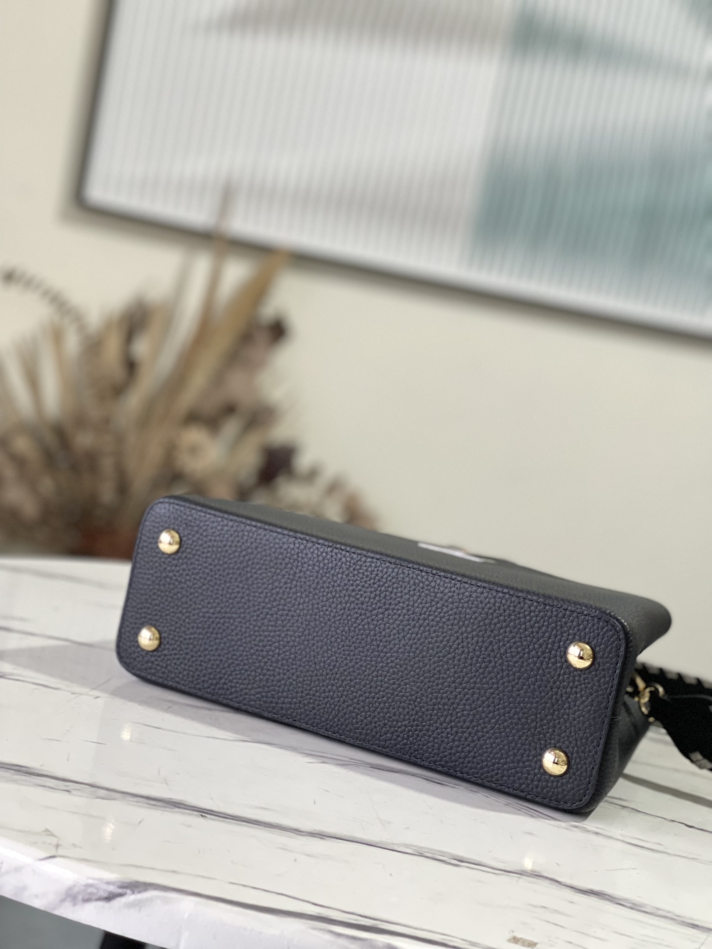 Louis Vuitton Z Capucines MM M21121