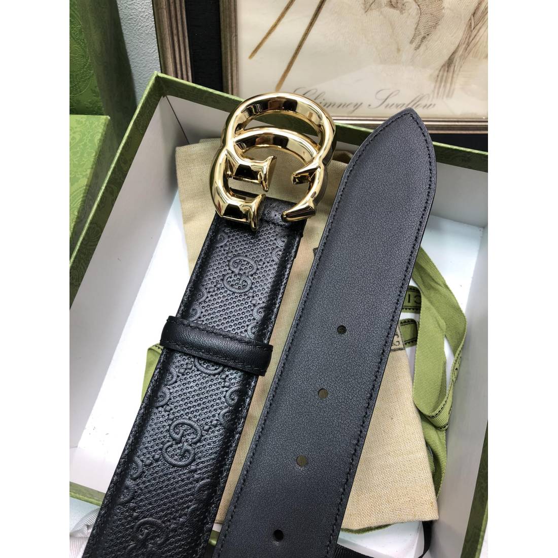 Gucci Embossed Lined Cowhide 35MM