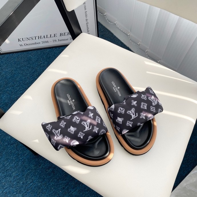Louis Vuitton LV Pillow Casual Slippers Slide Sandal