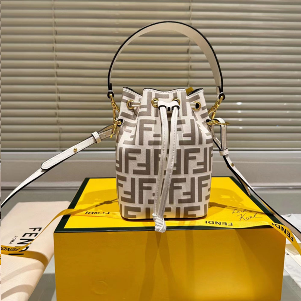 FENDI Mon Tresor Bucket Bag Mini