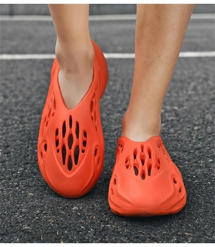 Yeezys Foam Runner Magma Red