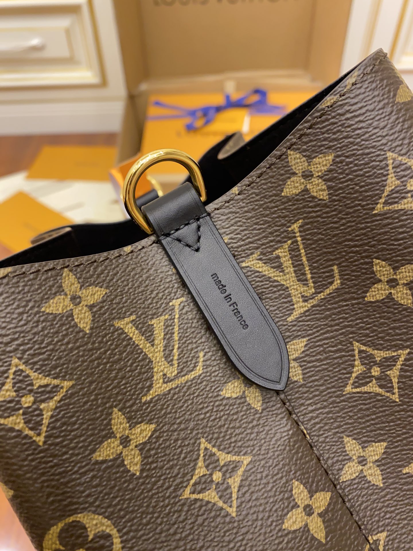Louis Vuitton NeoNoe MM M44020