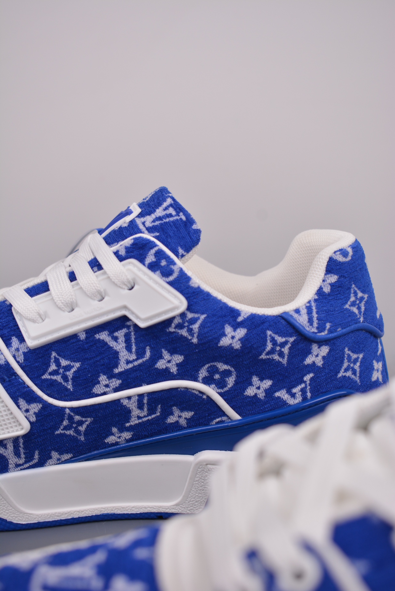 Louis Vuitton Sneakers pattern blue