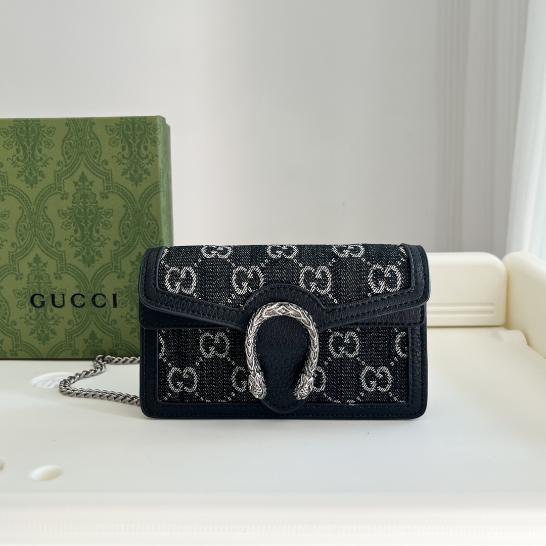 GUCCI Mini Dionysus Shoulder Bag