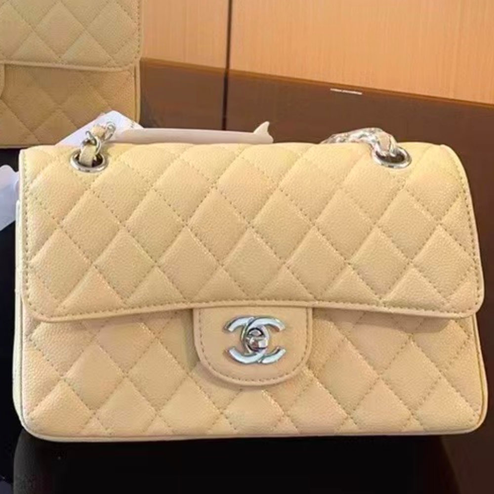 Chanel Caviar CF Small 23CM