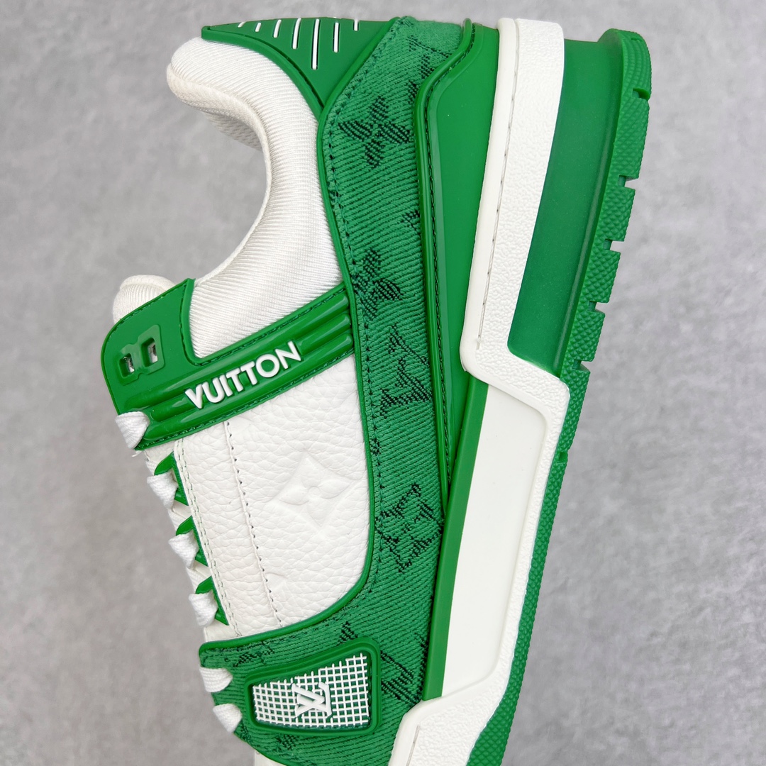 Louis Vuitton Sneakers green