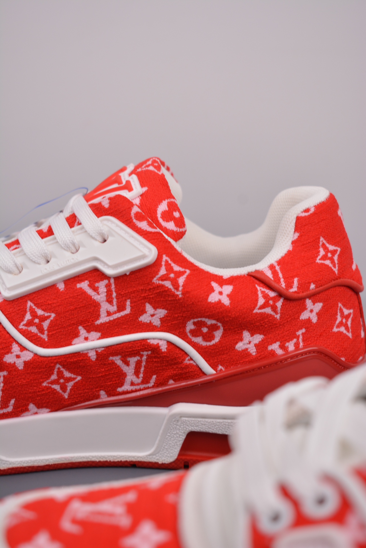 Louis Vuitton Sneakers pattern red
