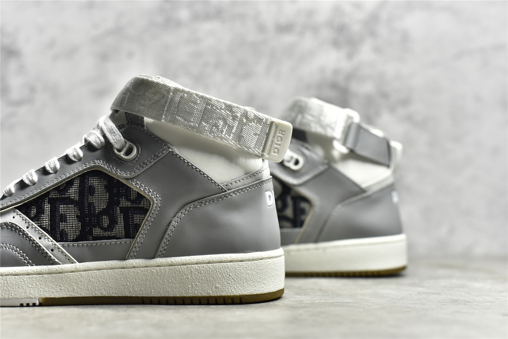 Dior B27 Sneakers High-Top Gray