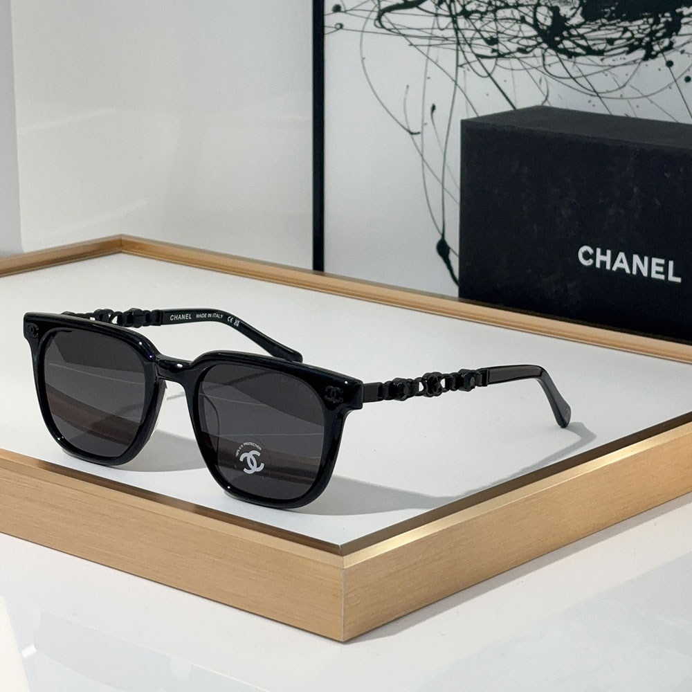 Chanel  Mirror leg With Drill Sunglasses