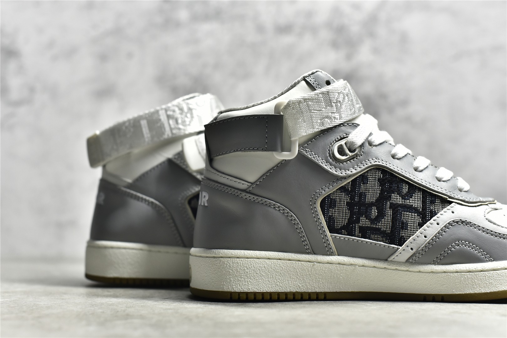 Dior B27 Sneakers High-Top Gray