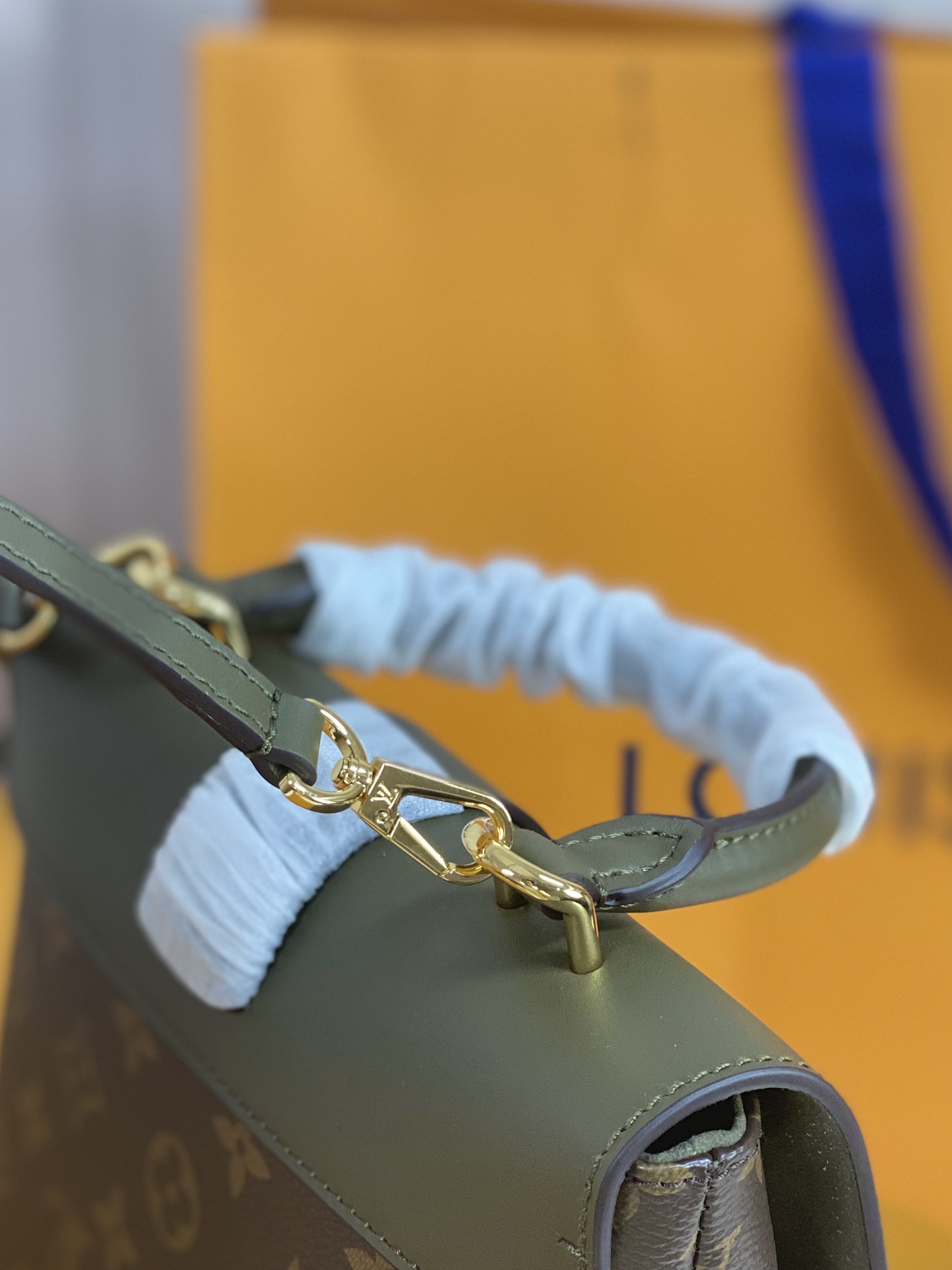 Louis Vuitton Locky BB M44797