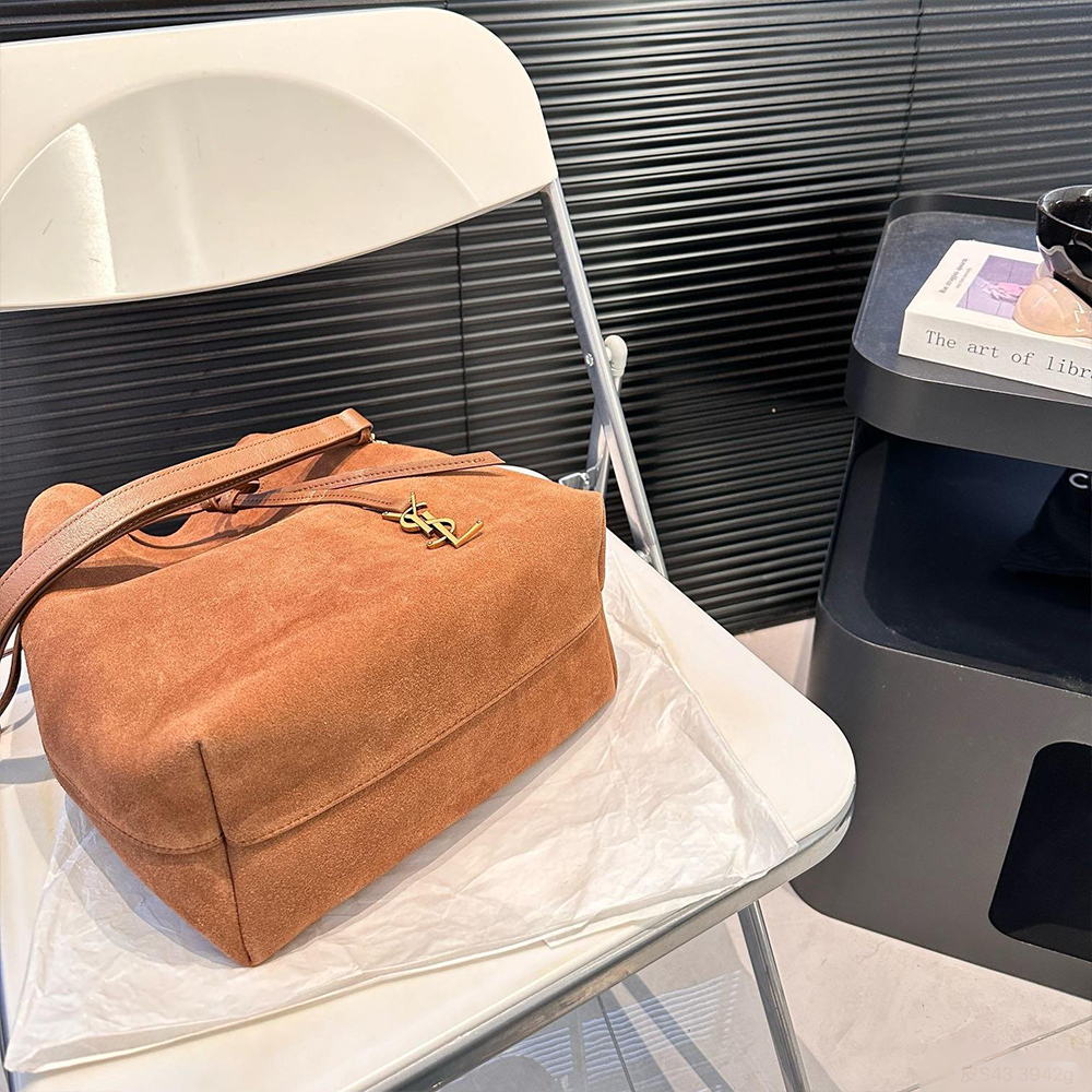 Saint Laurent VSl Paris Vll Hobo Shoulder Bag