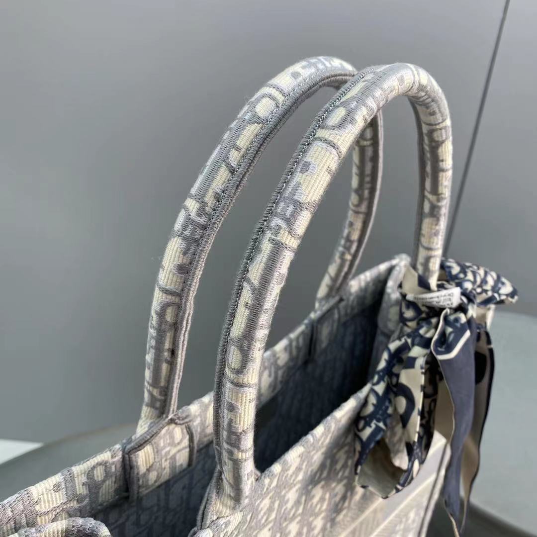 Dior Book Tote Medium Gray Dior Oblique Embroidery M1296ZRIW_M932