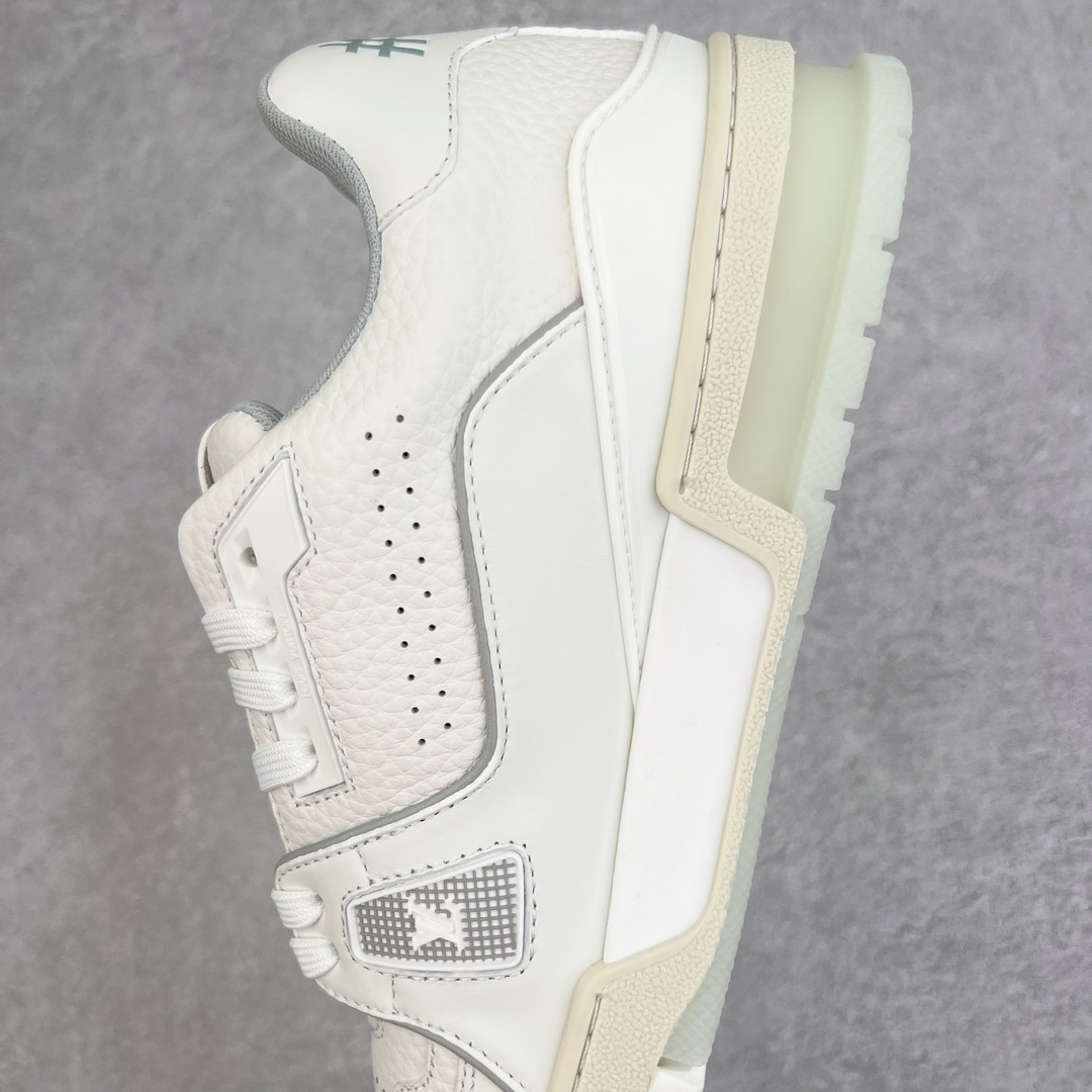 Louis Vuitton Sneakers white