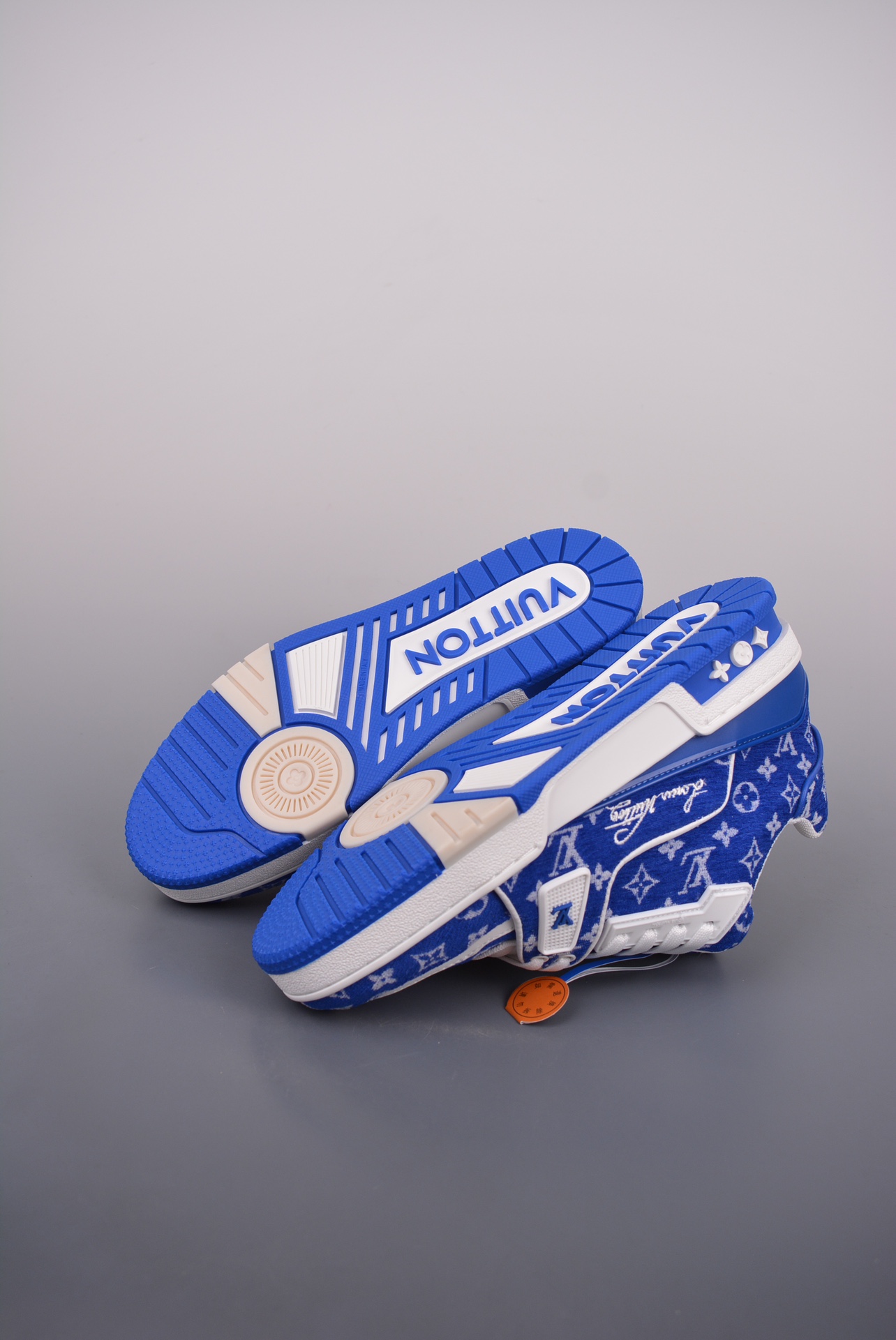 Louis Vuitton Sneakers pattern blue