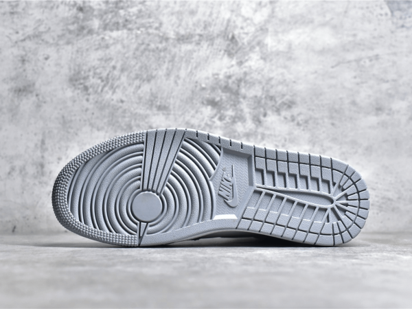 Jordan1 High OG “Hyper Royal”