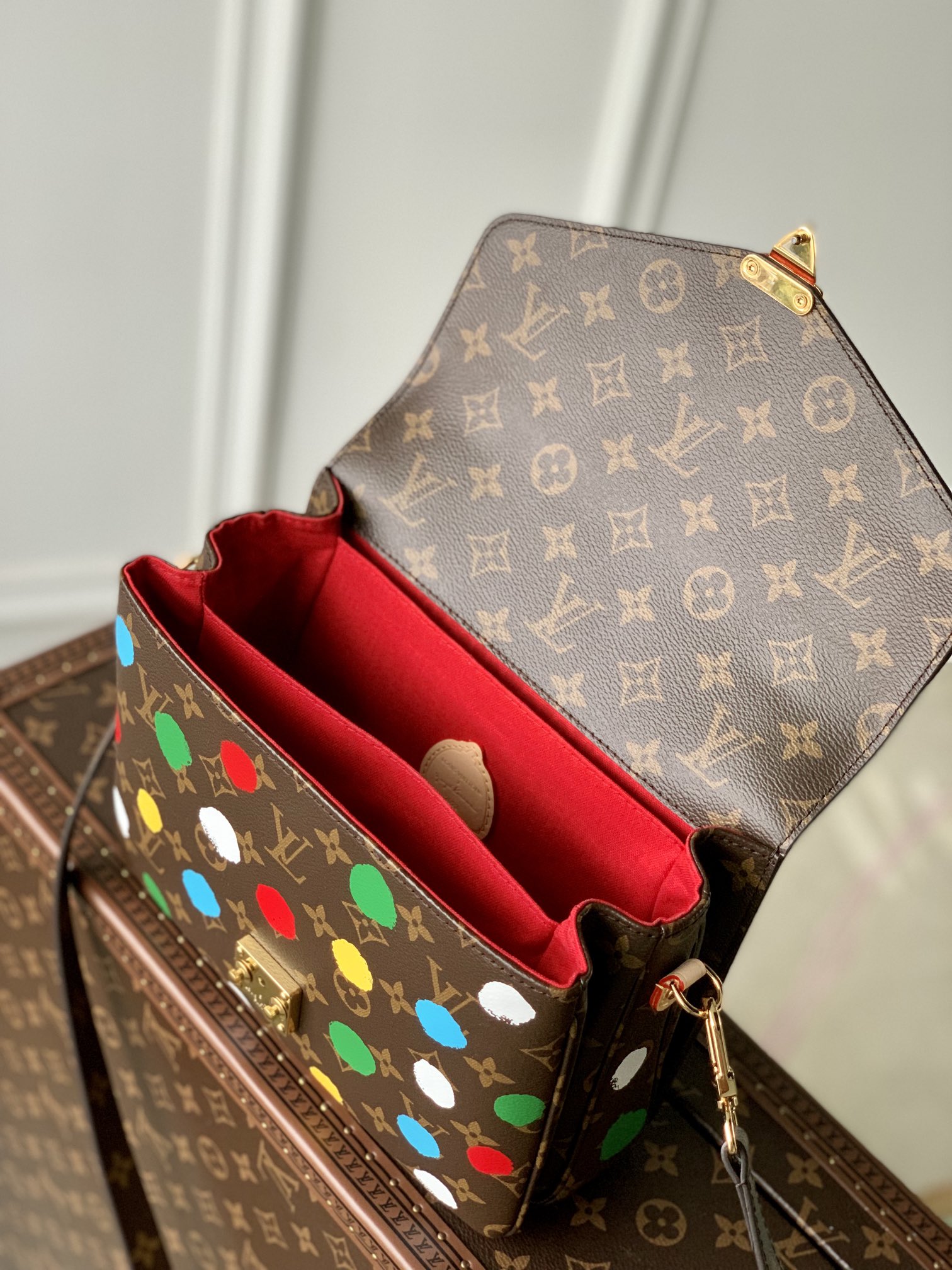 Louis Vuitton YK Pochette Metis M46384
