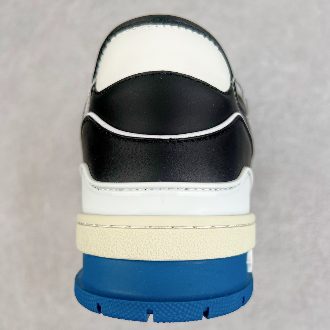 Louis Vuitton Sneakers black white