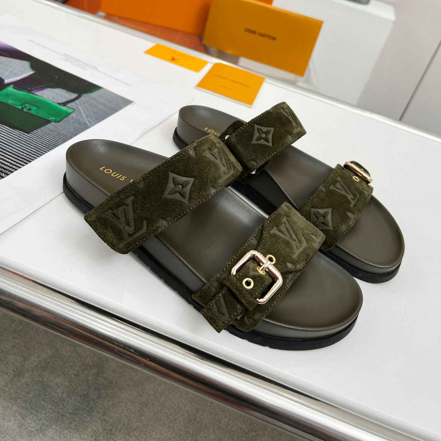 Louis Vuitton LV Bom Dia Fashion Flip-flops Slide Sandal