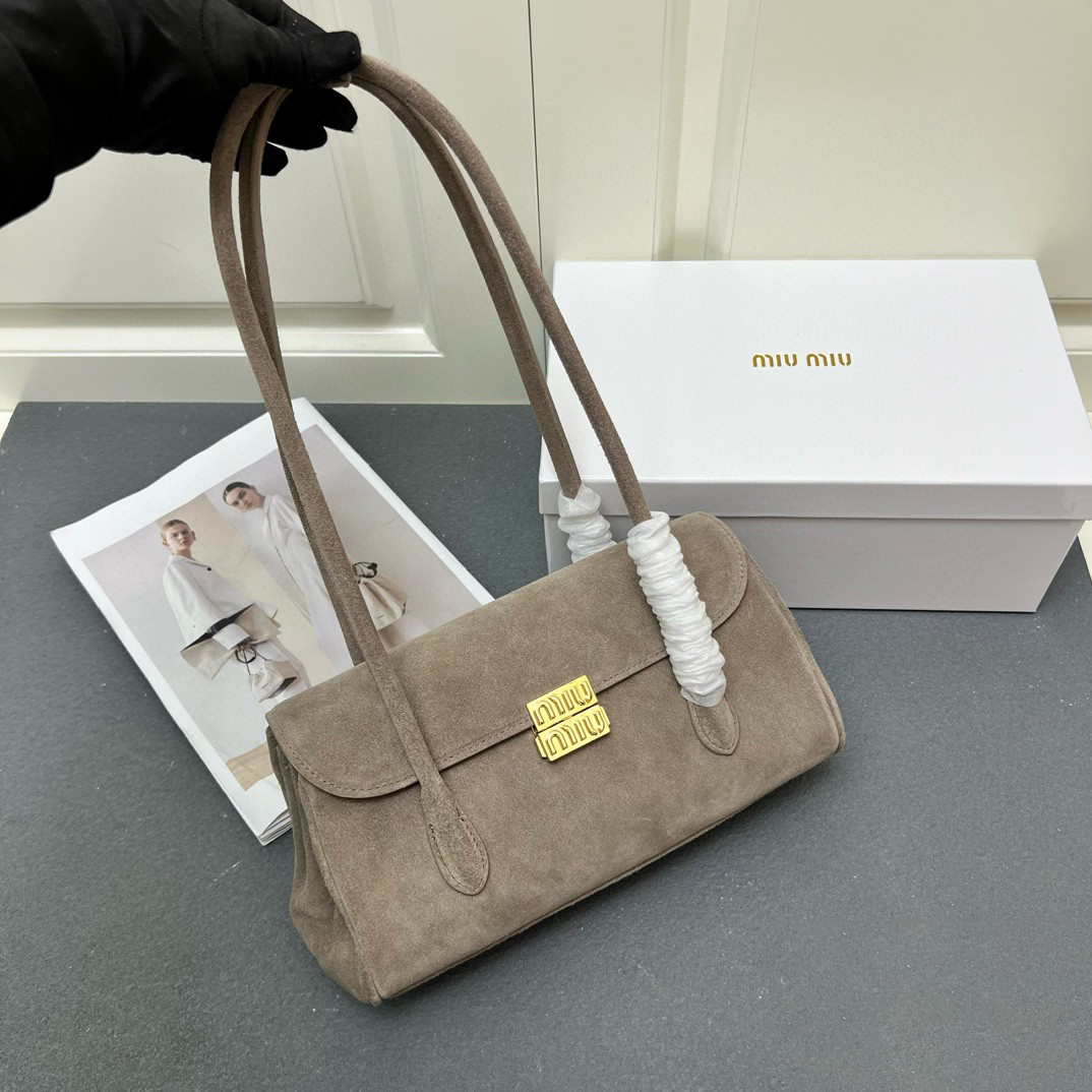 MIU MIU Leather Shoulder Bag