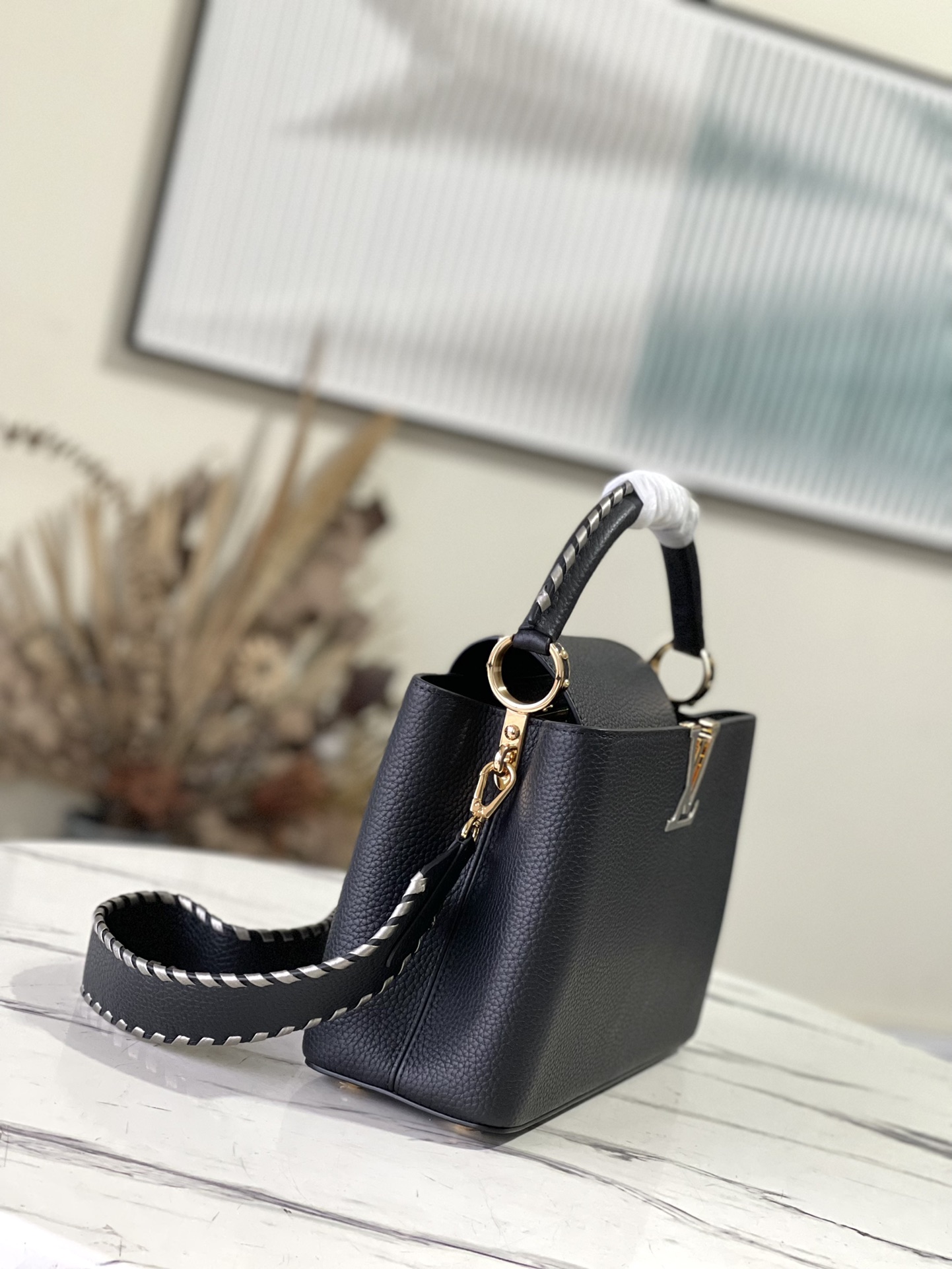 Louis Vuitton Z Capucines MM M21121