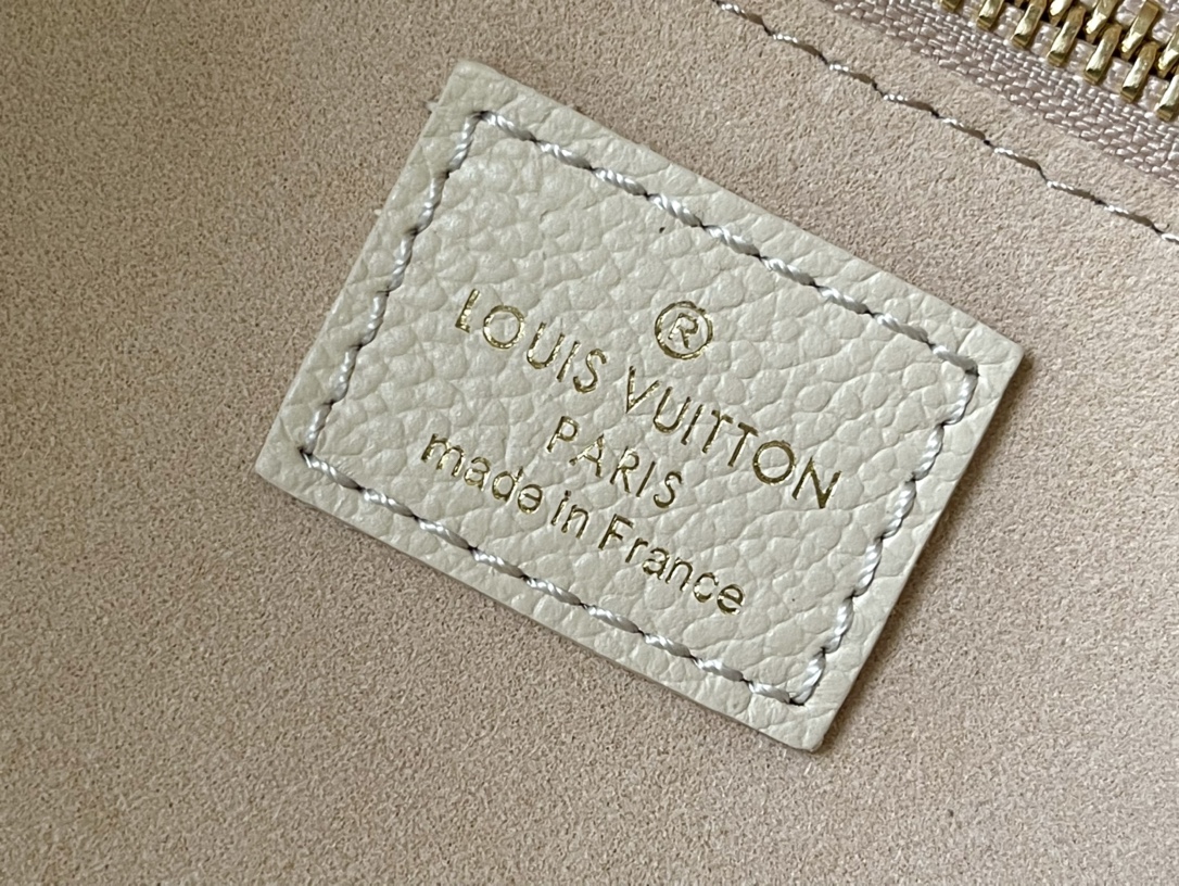Louis Vuitton Neverfull MM M21579