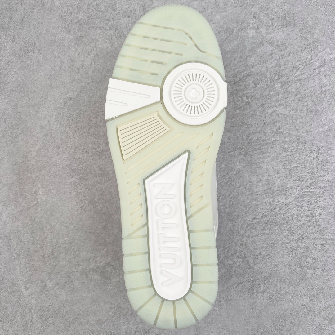 Louis Vuitton Sneakers white