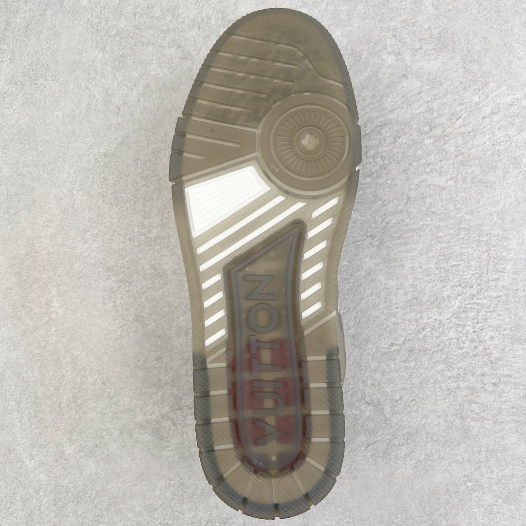 Louis Vuitton Sneakers grey