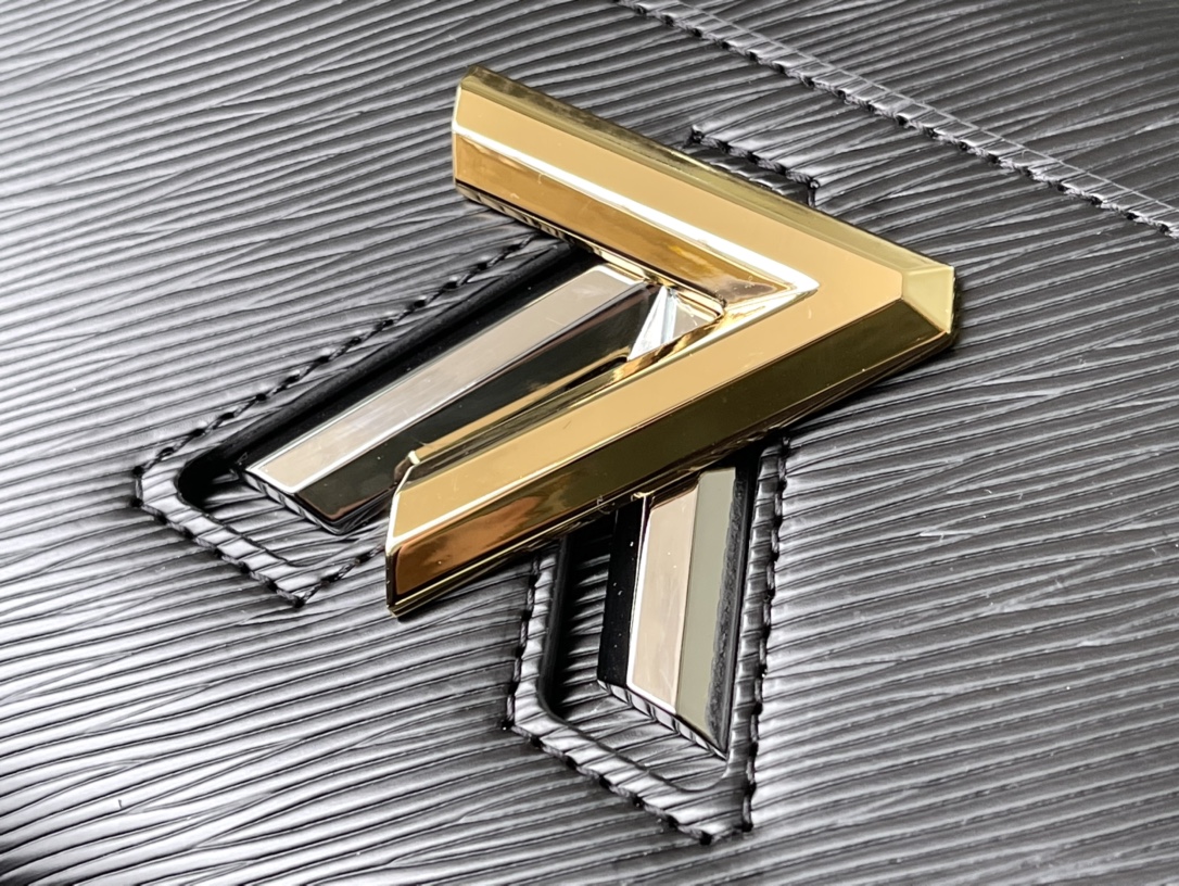 Louis Vuitton Twist MM M21025