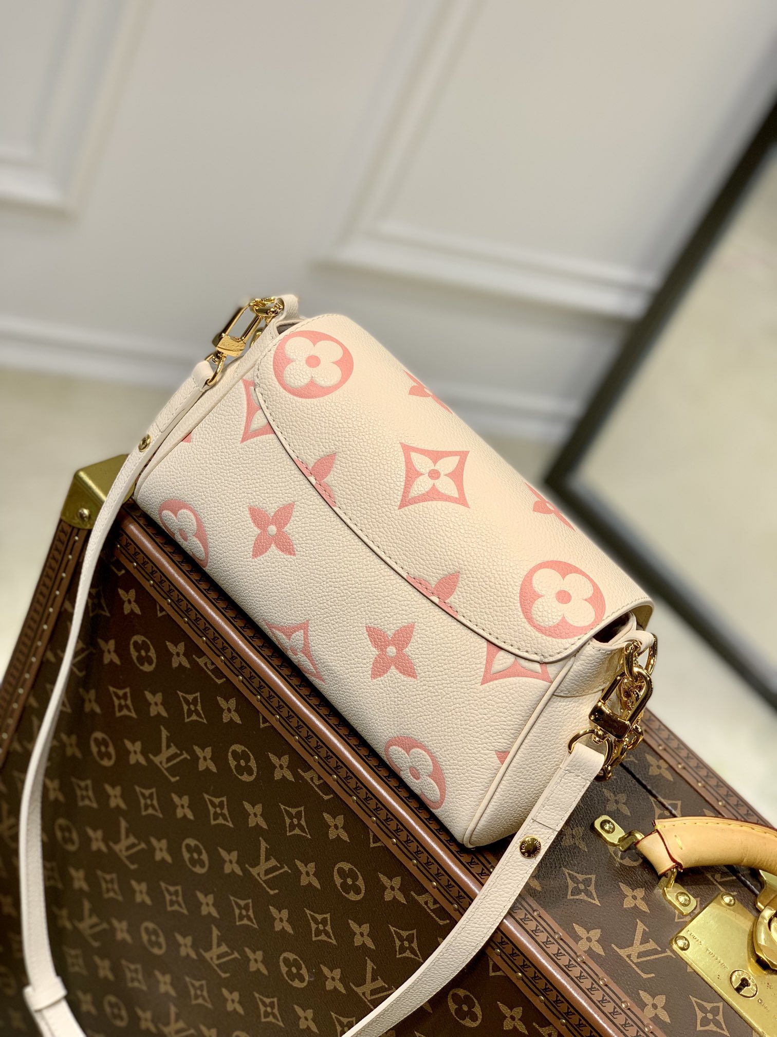 Louis Vuitton LV Favorite
