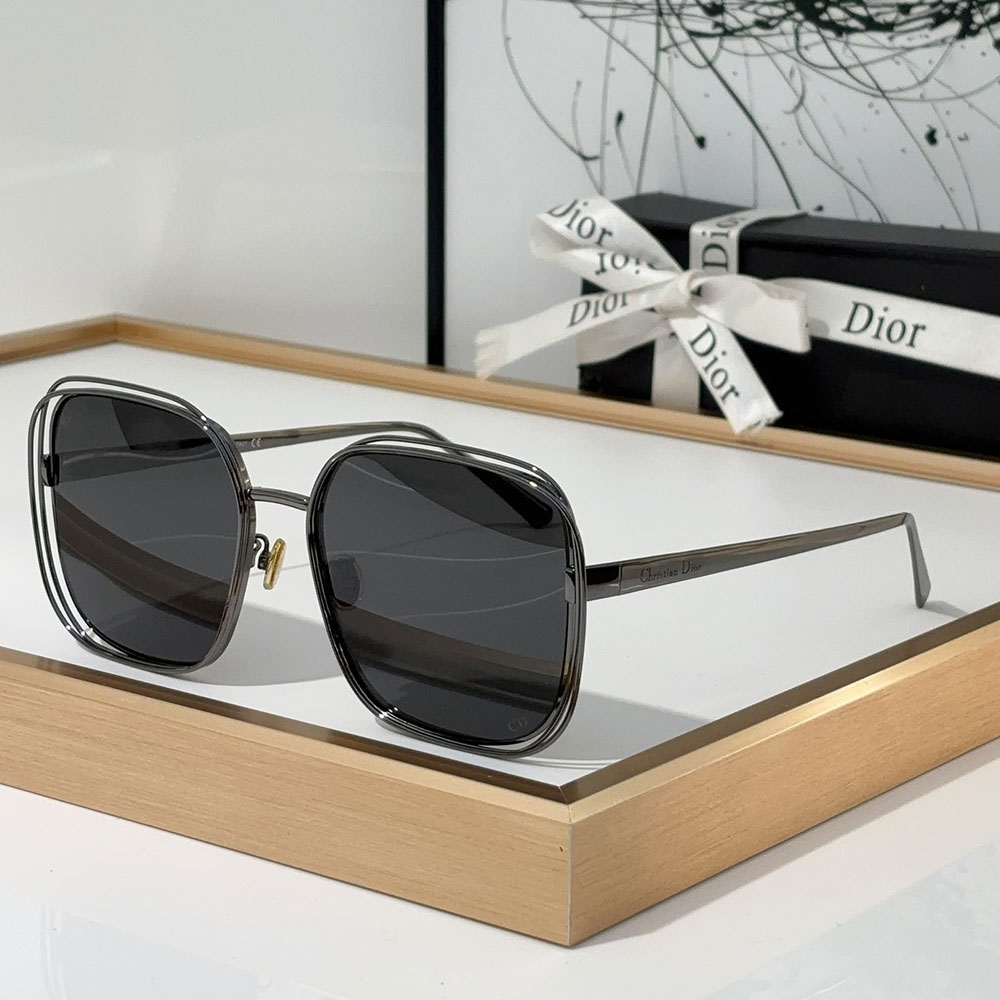 Dior Gold Metal Gold Frame Fashion sunglasses