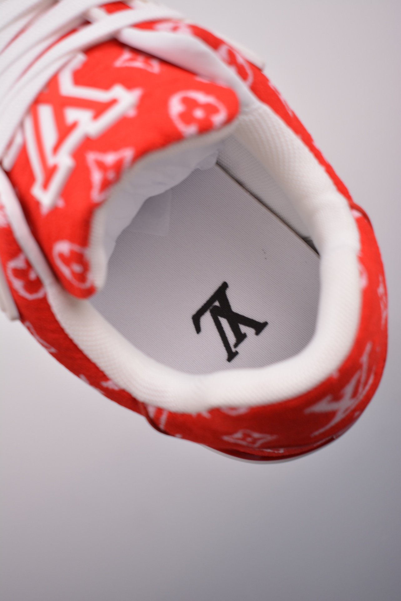 Louis Vuitton Sneakers pattern red