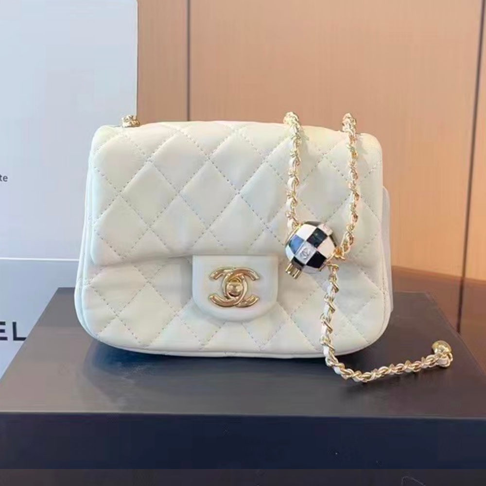 Chanel   Quilted Enamel CC Pearl Crush Mini Flap Black