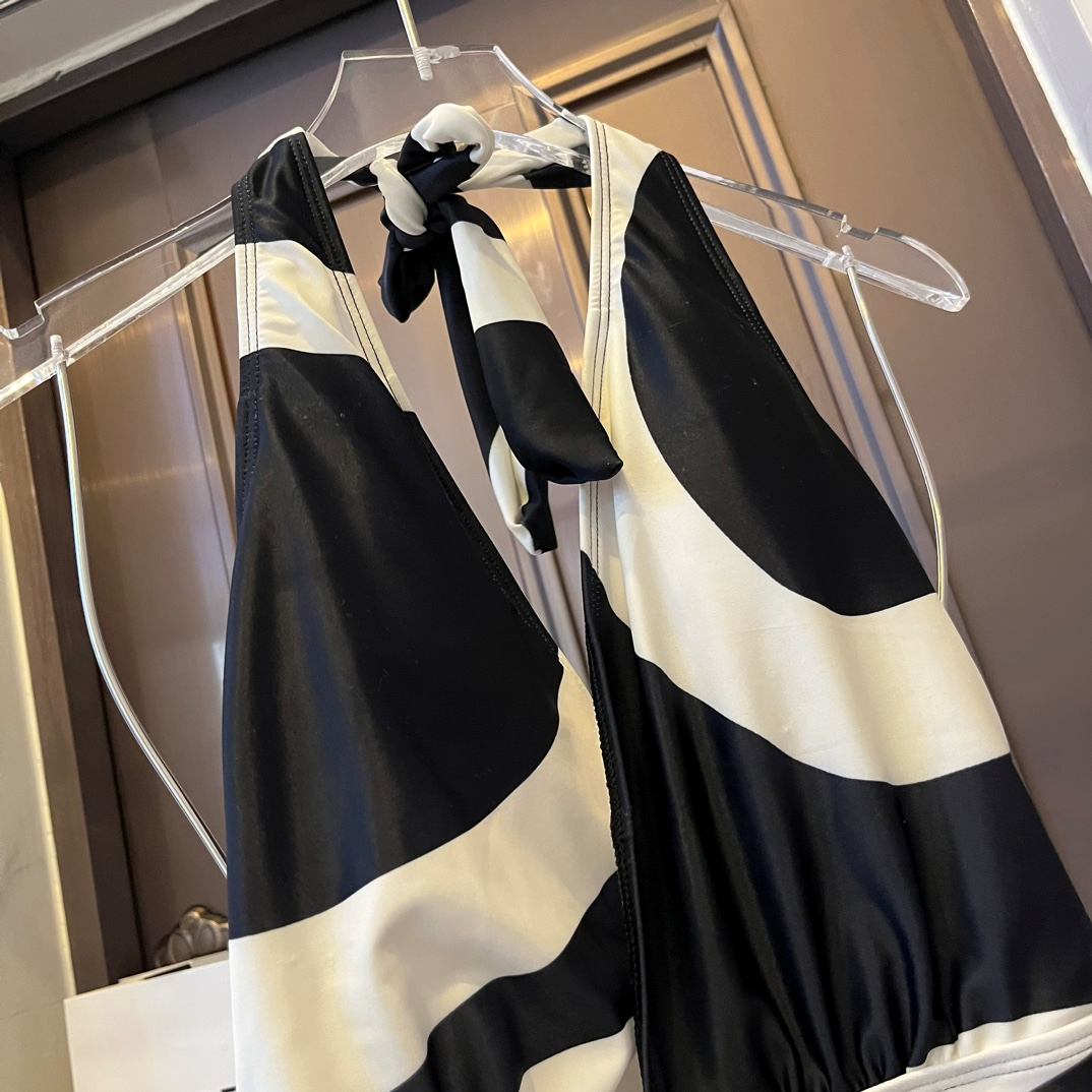 Louis Vuitton LV Color Matching One-piece Swimsuit Swimwear