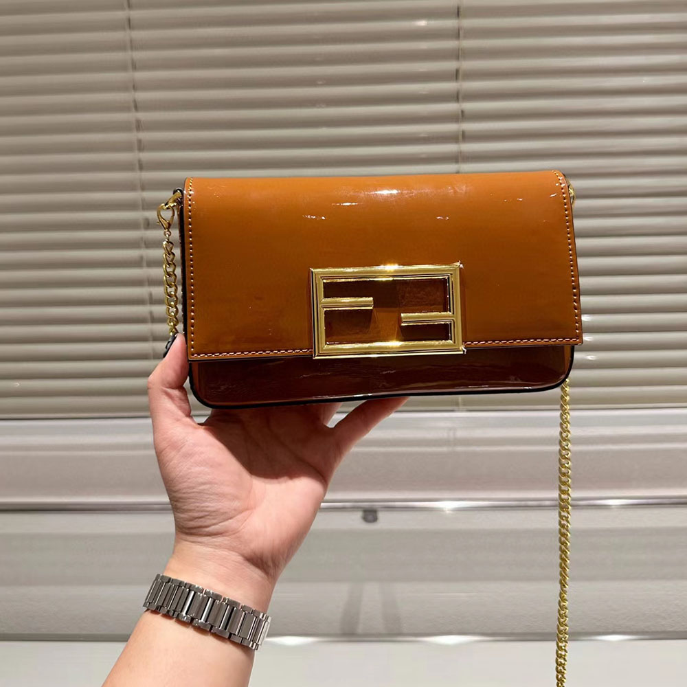 Fendi Chain Wallet Crossbody Bag