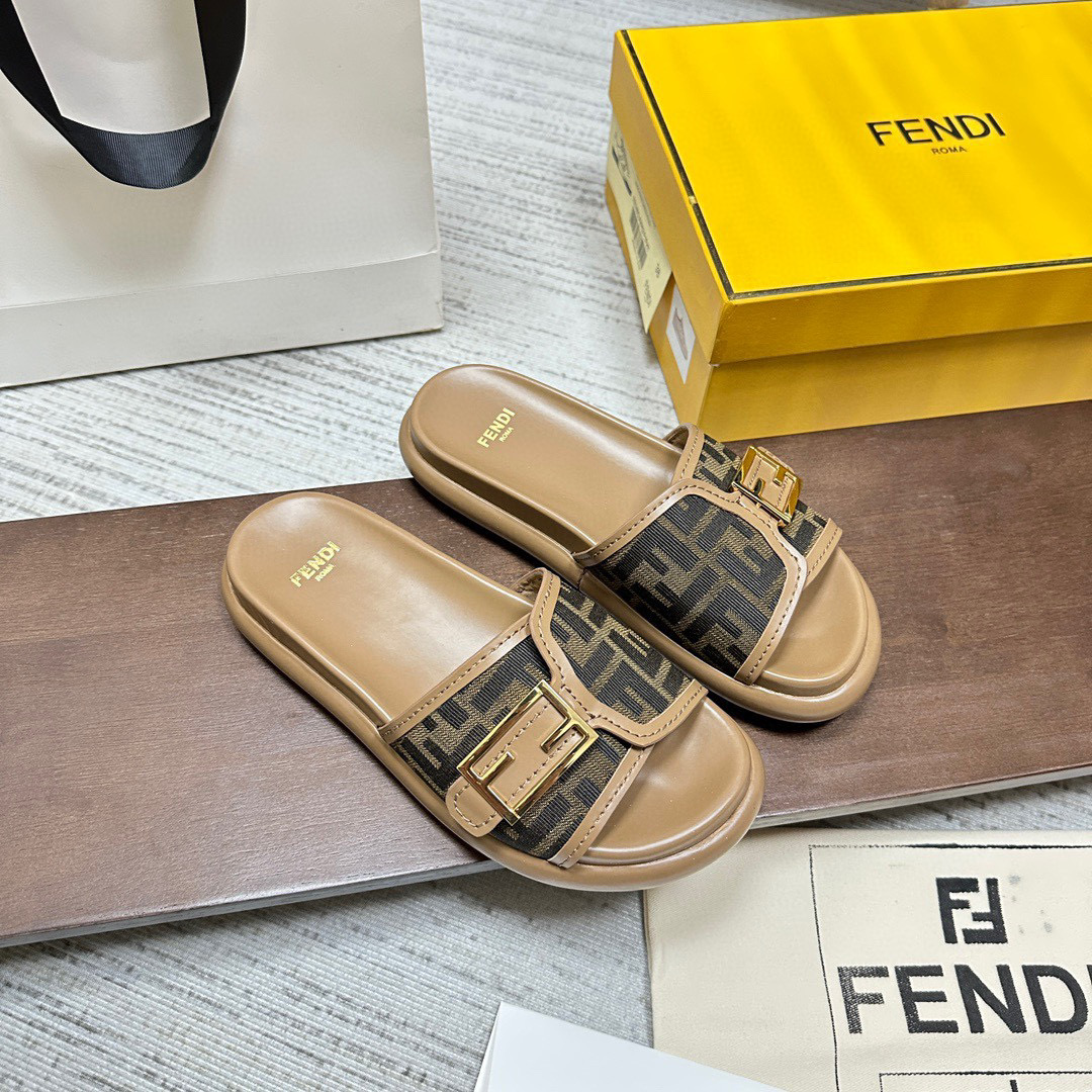 Fendi Leather Comfort Goes With Everything Shoes Sandal