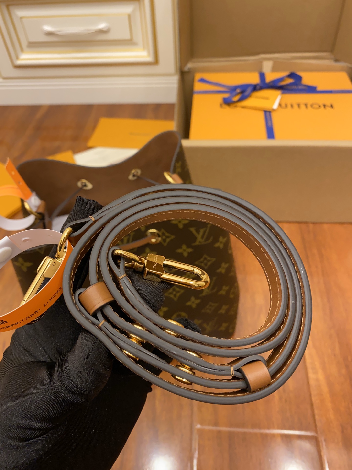 Louis Vuitton NeoNoe MM M44887