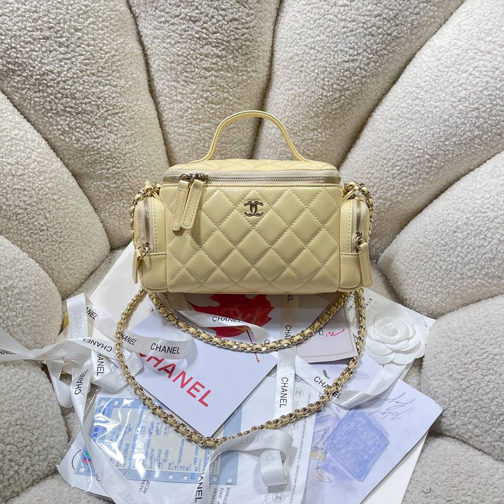 Chanel Cosmetic bag Shiny wrinkled leather