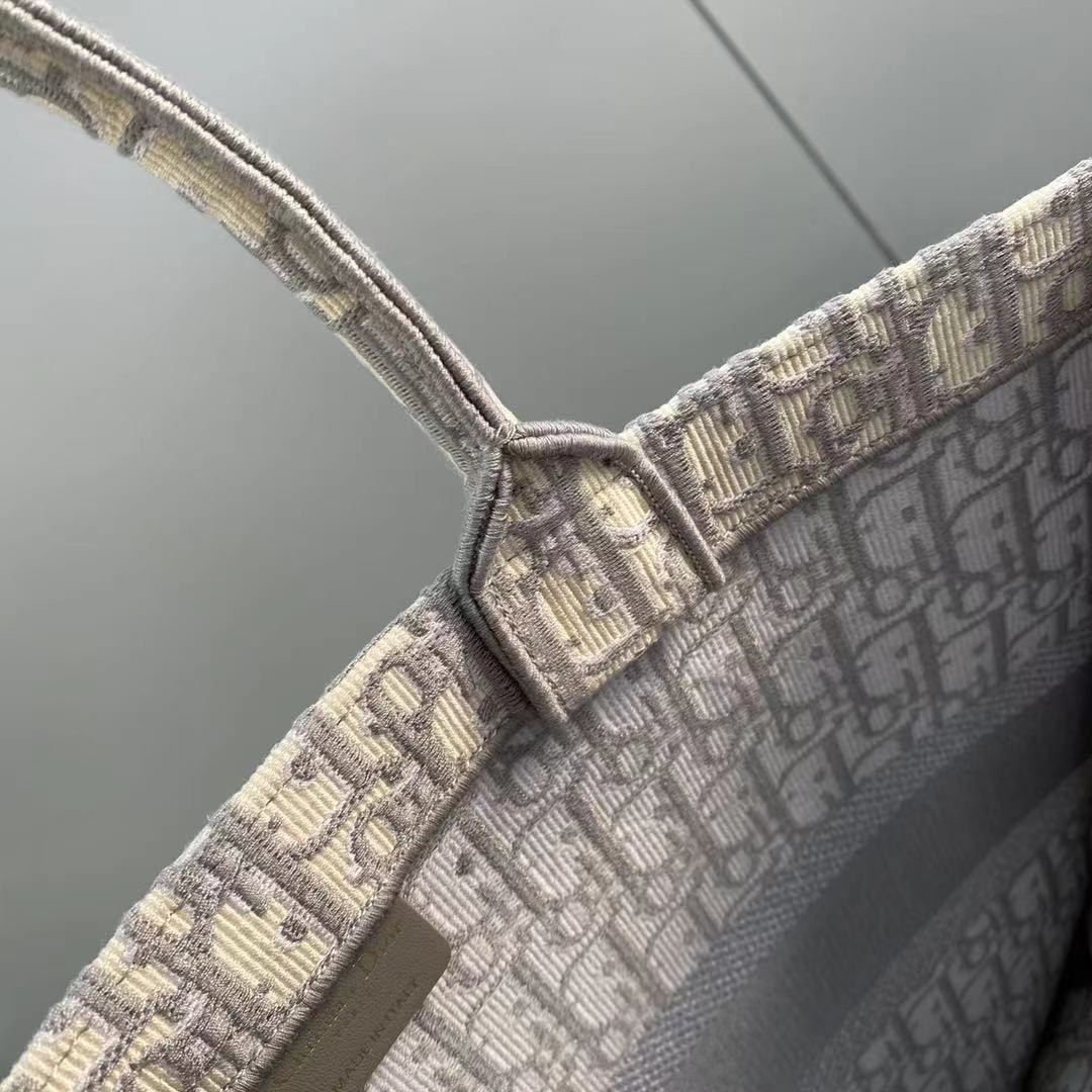 Dior Book Tote Medium Gray Dior Oblique Embroidery M1296ZRIW_M932