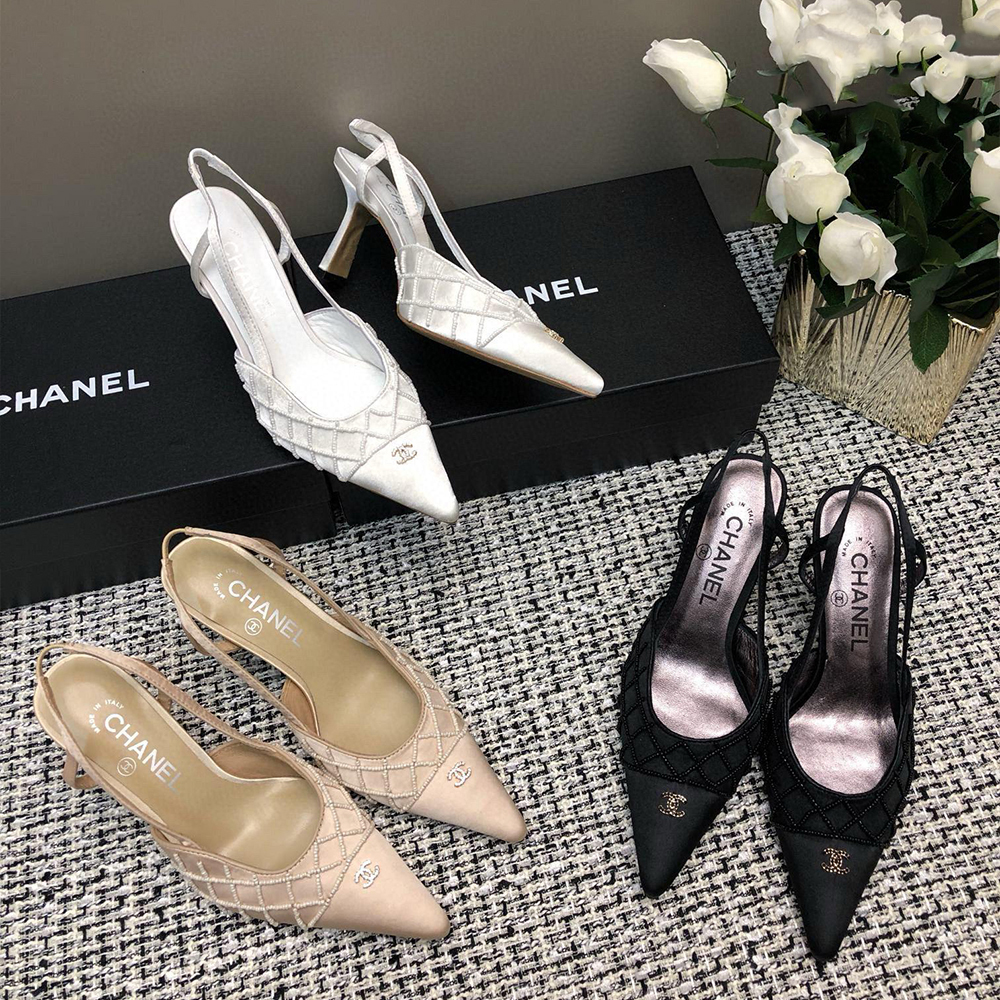 CHANEL Vintage Double C Pointed Toe Heels