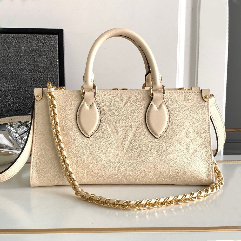 Louis Vuitton LV Onthego East West