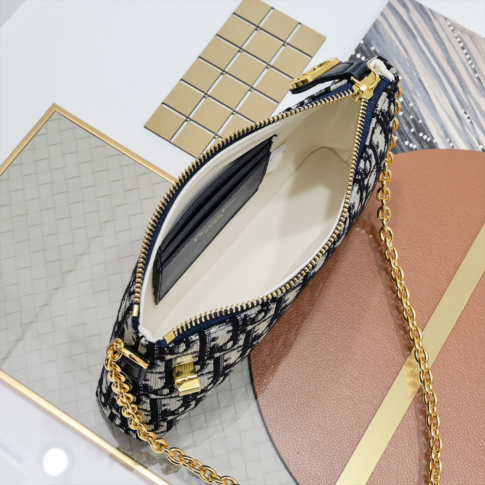 Dior 30 Montaigne Dior Misi Mini Chain Bag