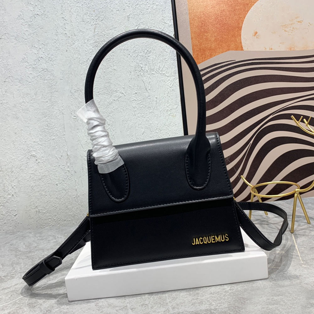 Jacquemus Le Grand Chiquito Medium Tote Lipstick Bag